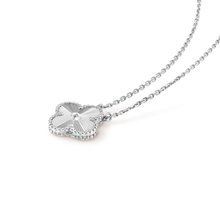 [Am jewelry]CLOVER 15MM LASER NECKLACE SILVER