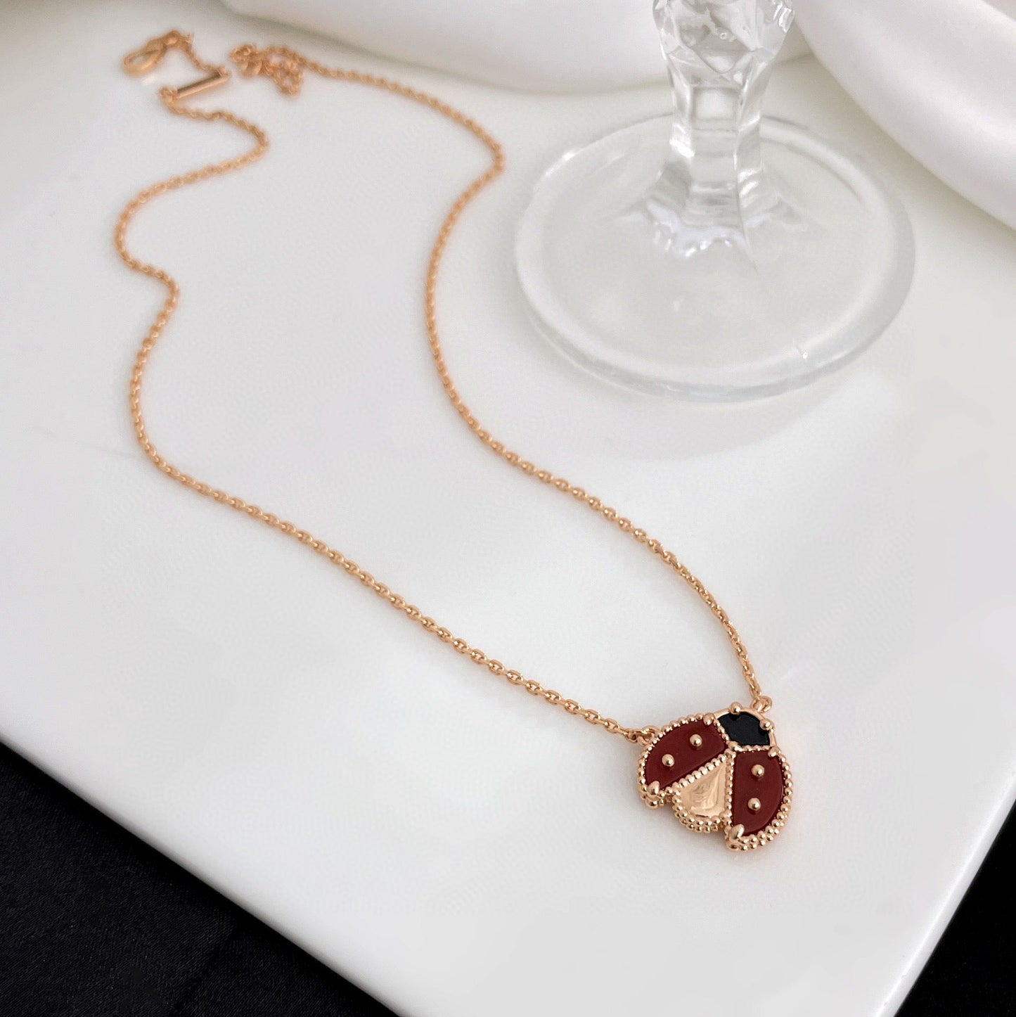 [Am jewelry]LUCKY  CARNELIANS LADYBUG NECKLACE