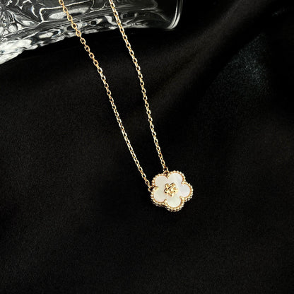[Am jewelry]LUCKY  WHITE MOP  PLUM BLOSSOM NECKLACE