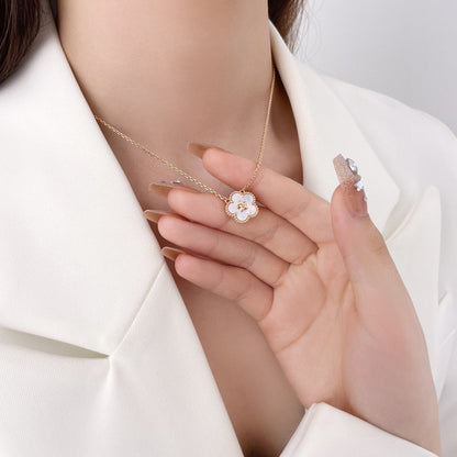 [Am jewelry]LUCKY  WHITE MOP  PLUM BLOSSOM NECKLACE