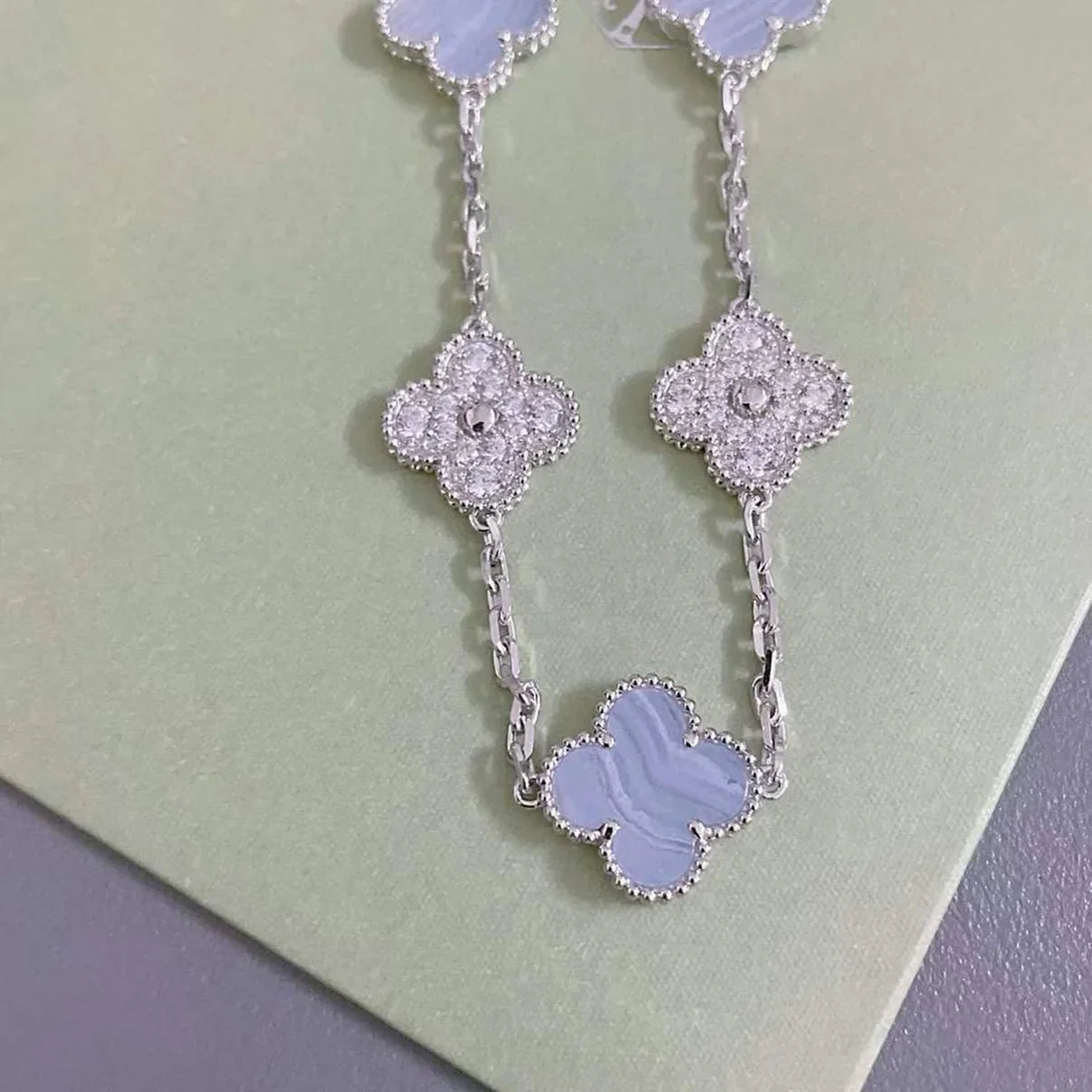 [Am jewelry] CLOVER 5 MOTIF PURPLE CHALCEDONY BRACELET COLLECTION