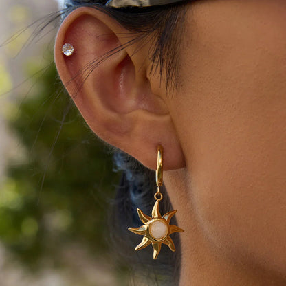 [AM Jewels]Helia Sun-shaped Moonstone Earrings