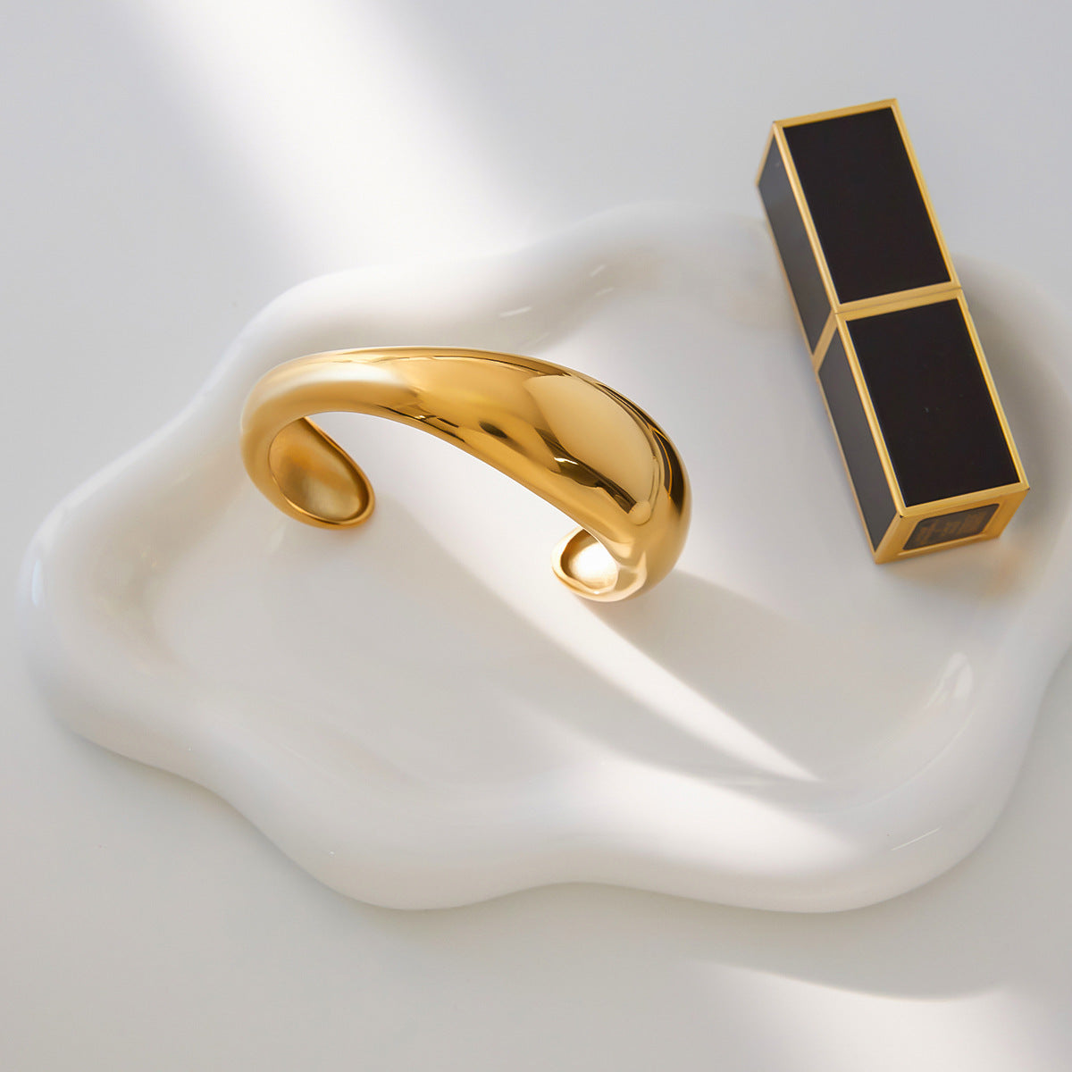 [AM Jewels]Jessa Sculpted Gold Bangle