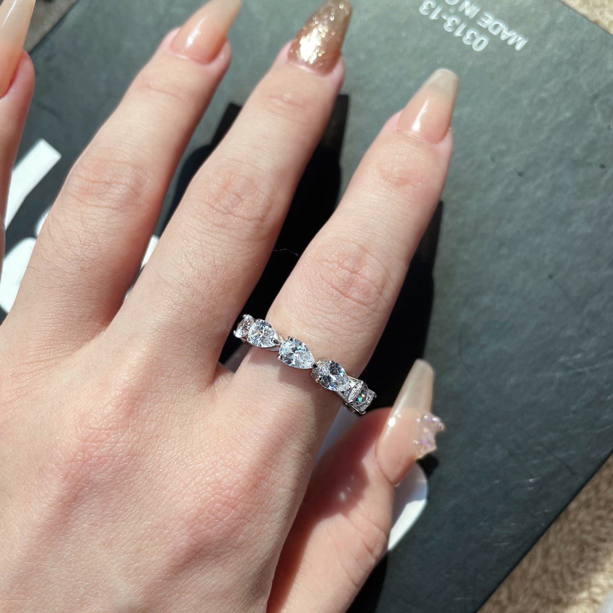 [Am jewelry]Exquisite Pear Cut Tennis Ring