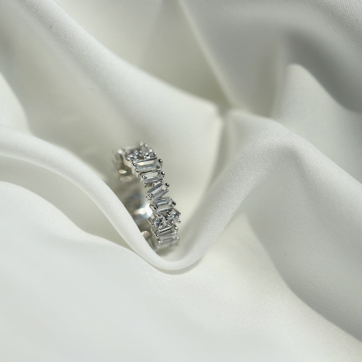 [Am jewelry]Delicate Multi Shape Tennis Ring