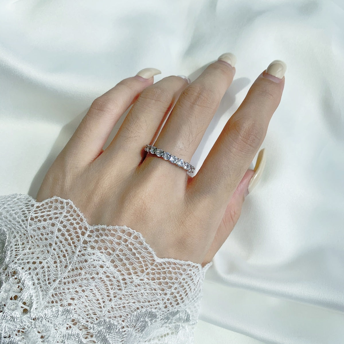 [Am jewelry]Sparkling Round Cut Tennis Ring