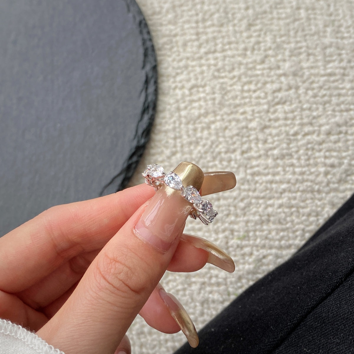 [Am jewelry]Exquisite Pear Cut Tennis Ring