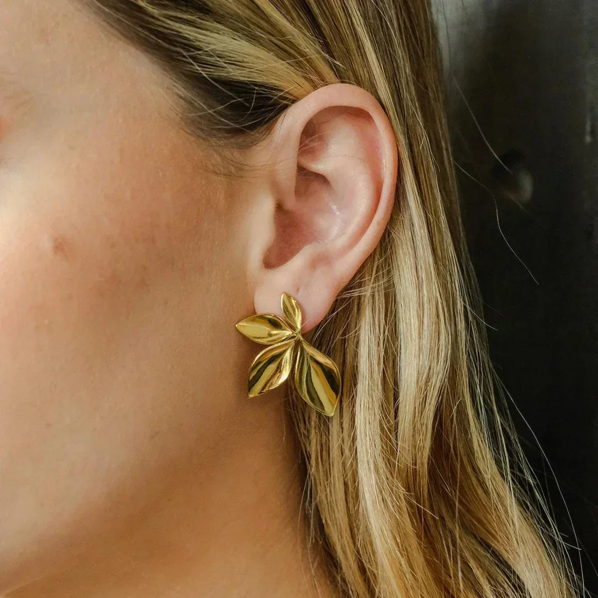 [AM Jewels]Velle Gold Petal Earrings