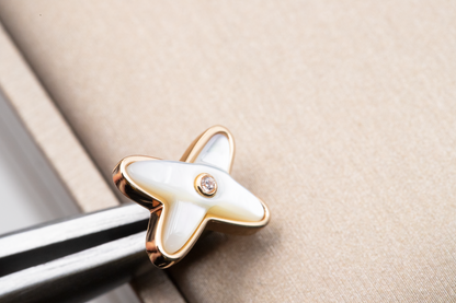 [Am jewelry]JEUX DE WHITE MOP ROSE GOLD DIAMOND EARRINGS