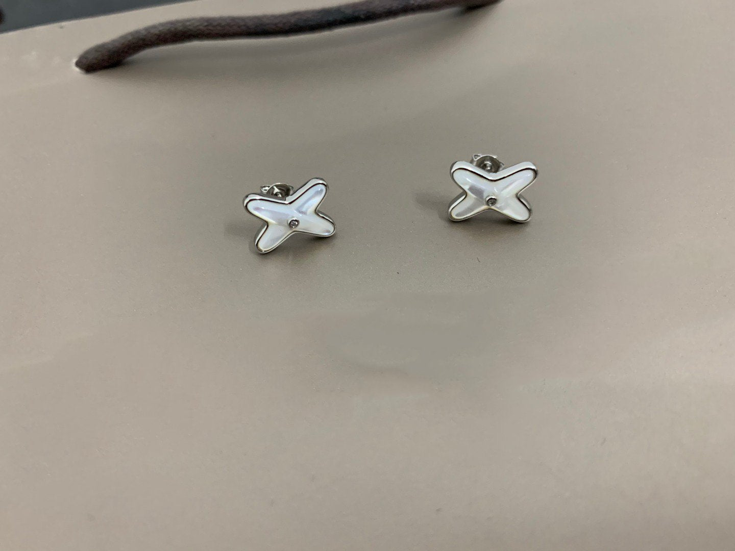 [Am jewelry]JEUX DE WHITE MOP SILVER DIAMOND EARRINGS