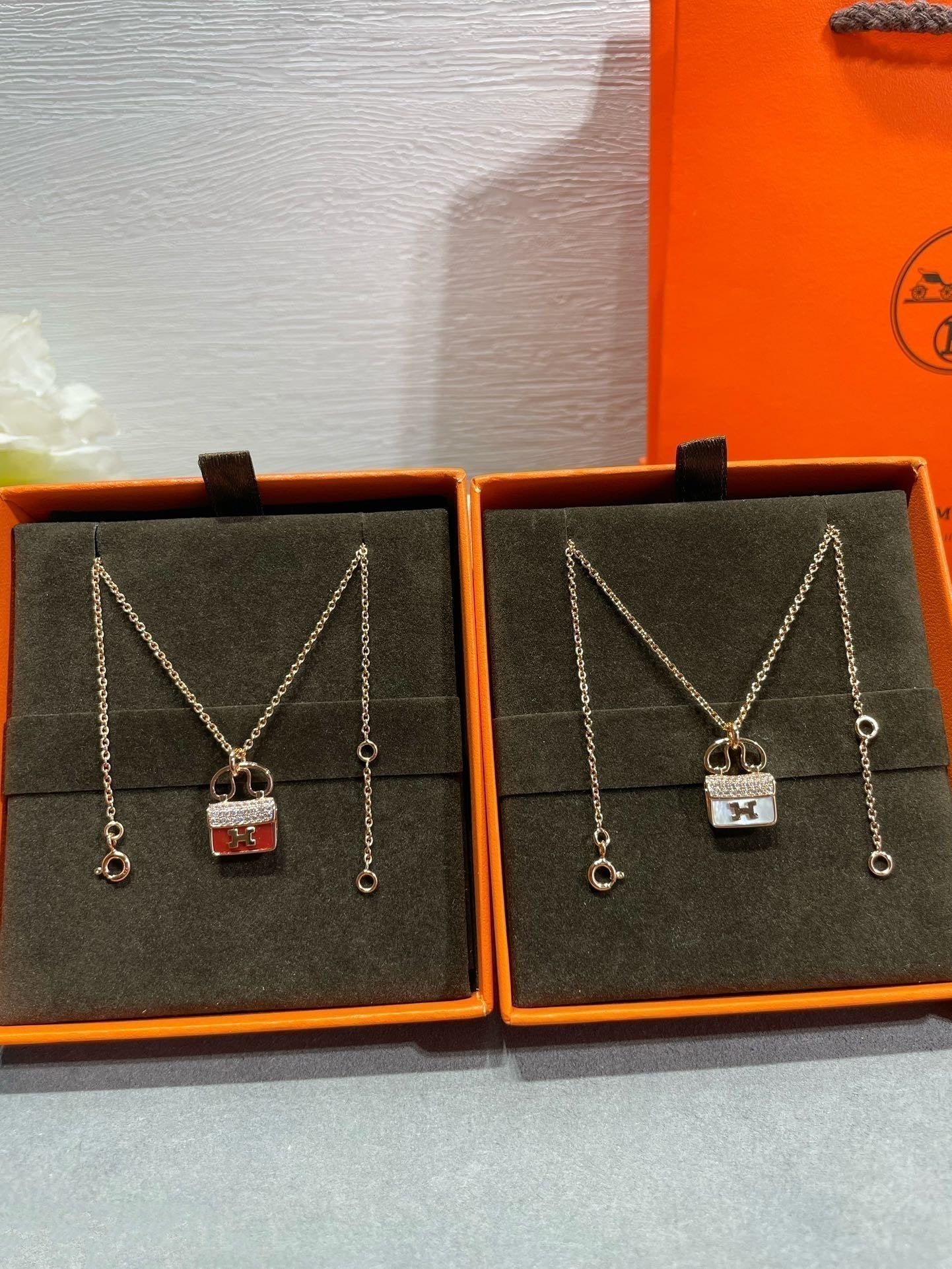 [Am jewelry]H CIRCE MOISSANITE PENDANT NECKLACE GOLD
