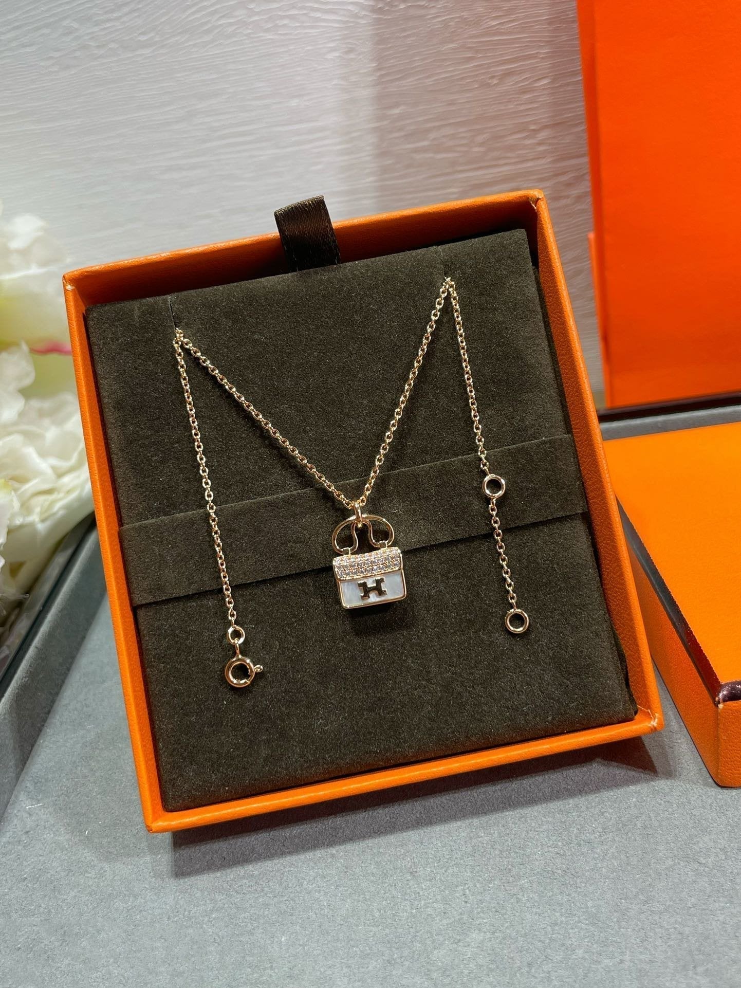 [Am jewelry]H CIRCE MOISSANITE PENDANT NECKLACE GOLD
