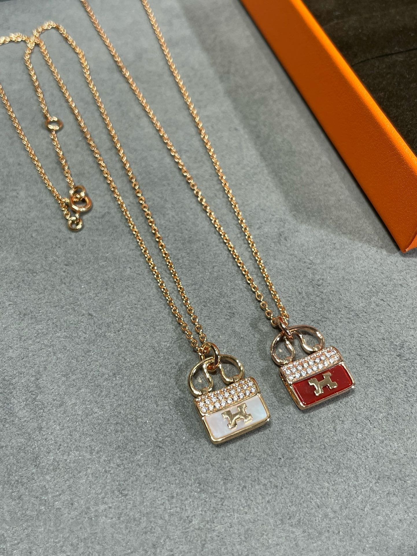 [Am jewelry]H CIRCE MOISSANITE PENDANT NECKLACE GOLD