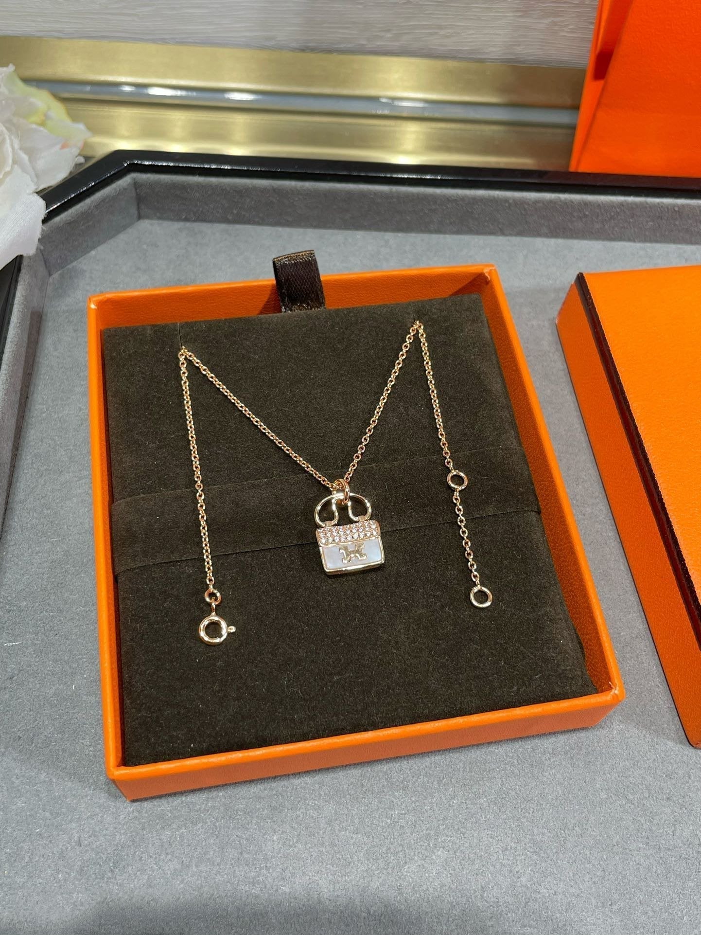 [Am jewelry]H CIRCE MOISSANITE PENDANT NECKLACE GOLD