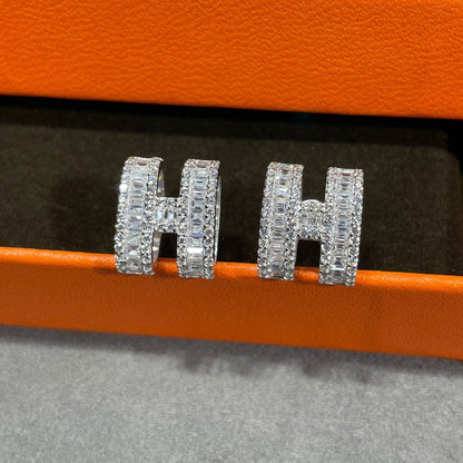 [Am jewelry]H STUD EARRINGS WITH SILVER DIAMONDS