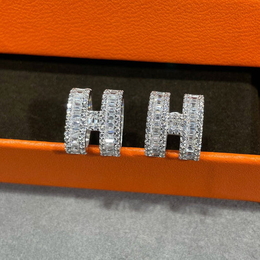 [Am jewelry]H STUD EARRINGS WITH SILVER DIAMONDS