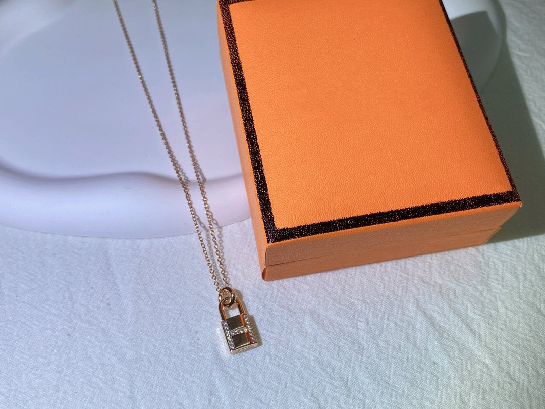 [Am jewelry]HM ADVANCED NICHE LOCK HEAD NECKLACE DIAMONDS