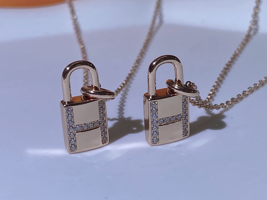 [Am jewelry]HM ADVANCED NICHE LOCK HEAD NECKLACE DIAMONDS