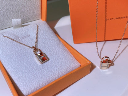 [Am jewelry]HM ADVANCED NICHE LOCK HEAD NECKLACE DIAMONDS