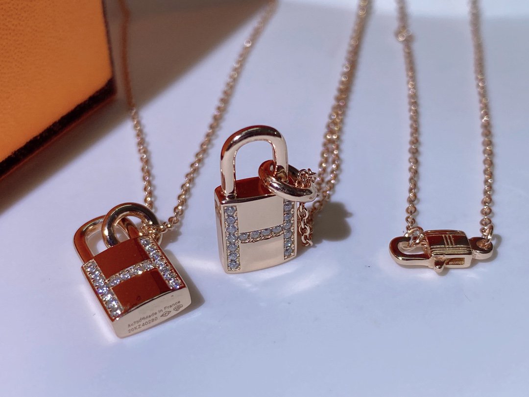 [Am jewelry]HM ADVANCED NICHE LOCK HEAD NECKLACE DIAMONDS