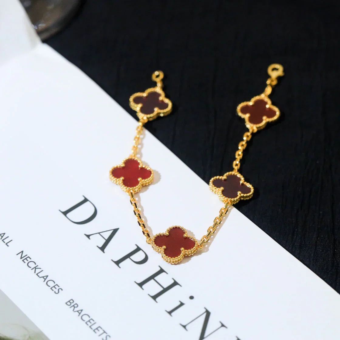 [Am jewelry] CLOVER 5 MOTIF RED CORNELIAN BRACELET COLLECTION