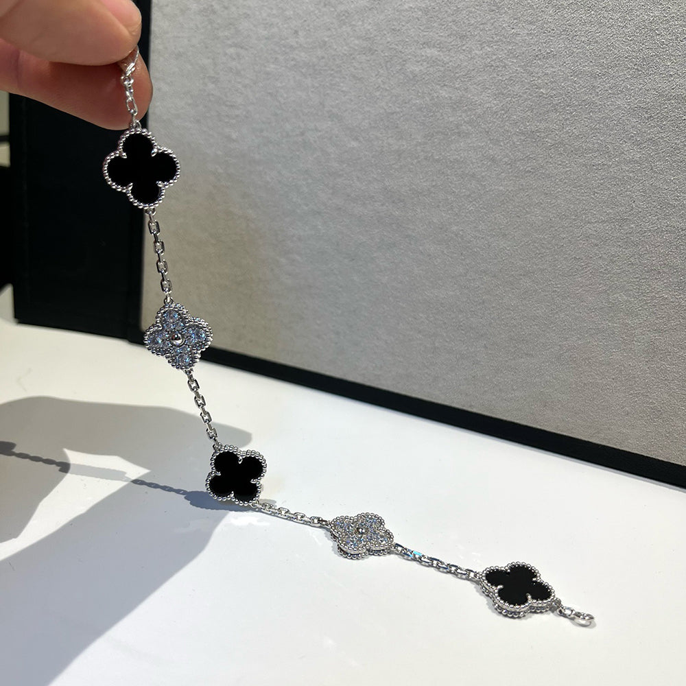 [Am jewelry] CLOVER 5 MOTIF ONYXS BRACELET COLLECTION