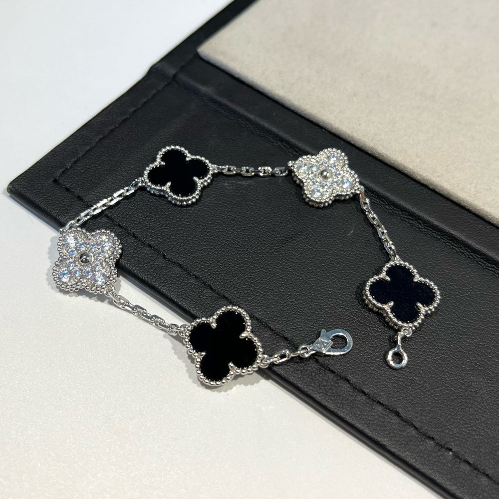 [Am jewelry] CLOVER 5 MOTIF ONYXS BRACELET COLLECTION