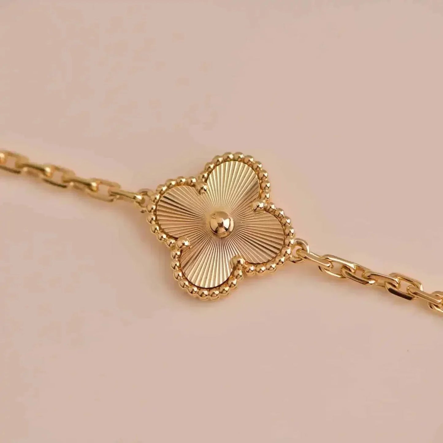 [Am jewelry] CLOVER 5 MOTIF LASER BRACELET COLLECTION