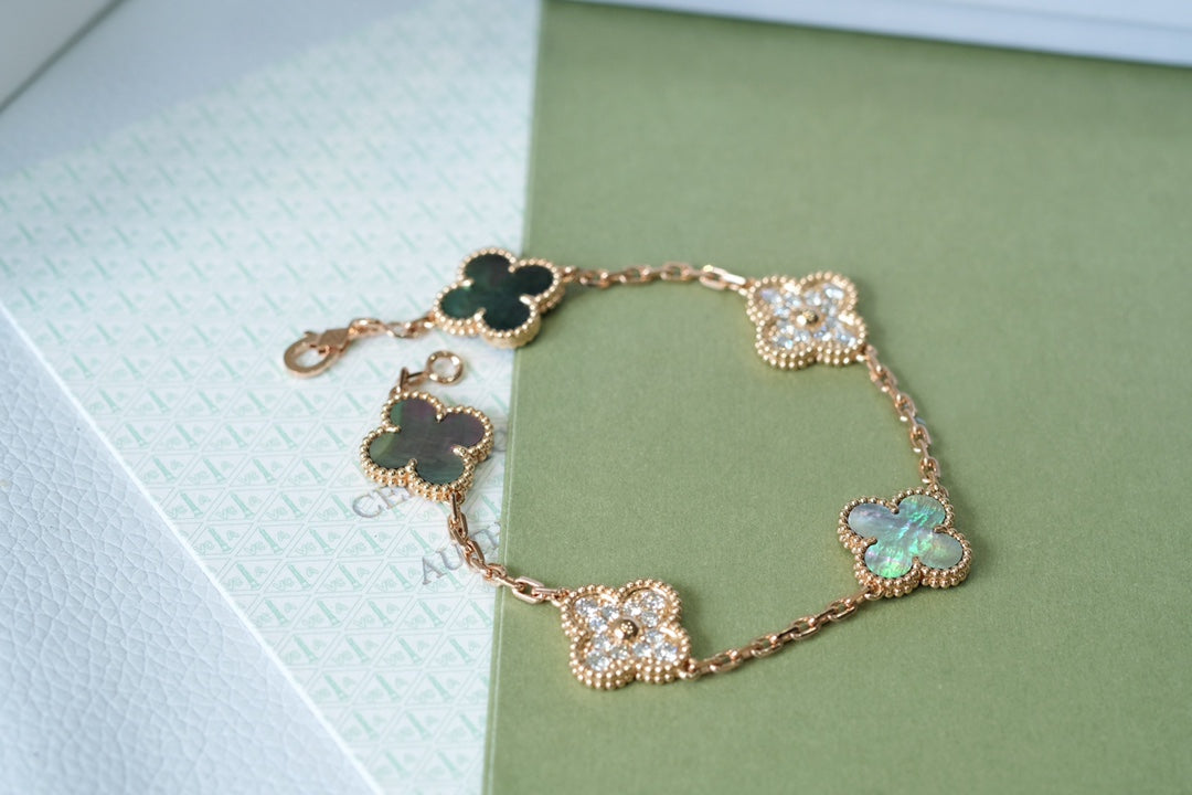 [Am jewelry] CLOVER 5 MOTIF GRAY MOP BRACELET COLLECTION