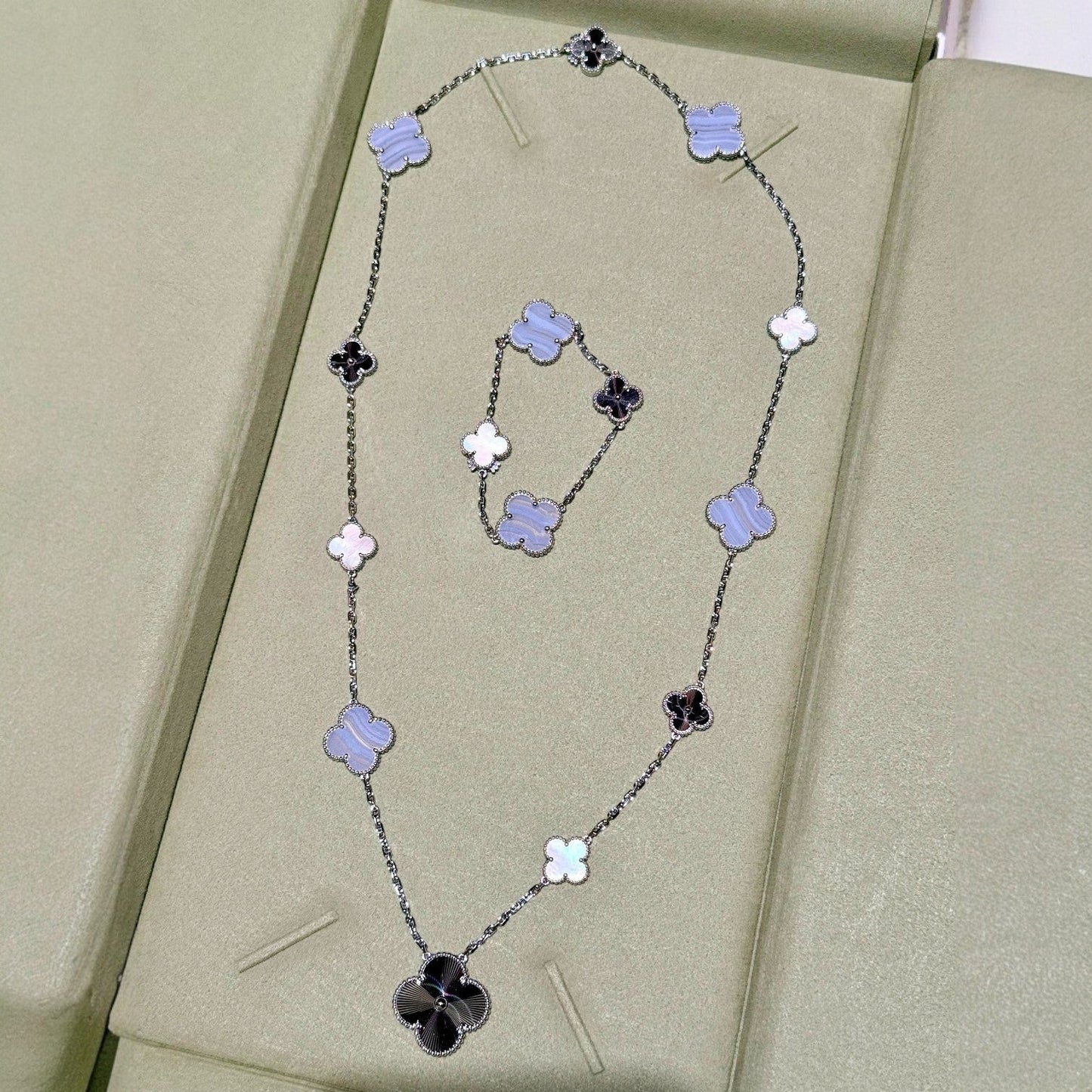 [Am jewelry]DETACHABLE CLOVER 15(11+4) FLOWER SILVER NECKLACE SET