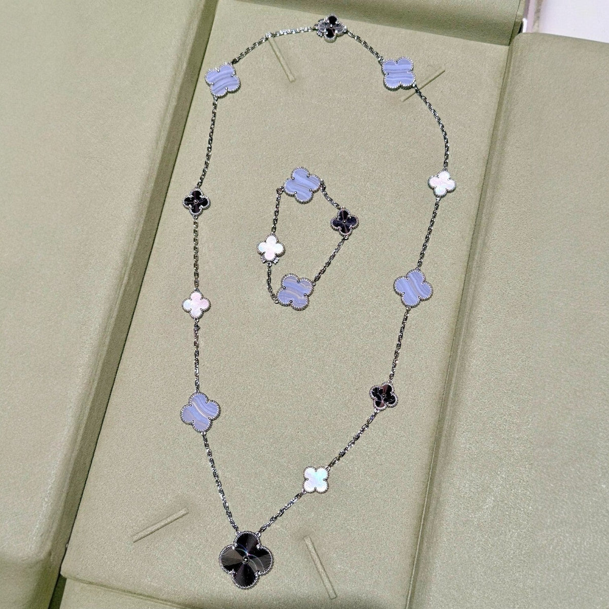 [AM Jewels]DETACHABLE CLOVER 15(11+4) FLOWER SILVER NECKLACE SET