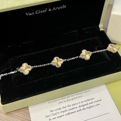 [Am jewelry]CLOVER  5 MOTIFS  CHRISTMAS LIMITED EDITION BRACELET