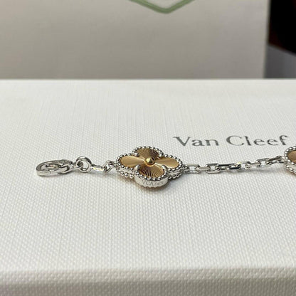 [Am jewelry]CLOVER  5 MOTIFS  CHRISTMAS LIMITED EDITION BRACELET