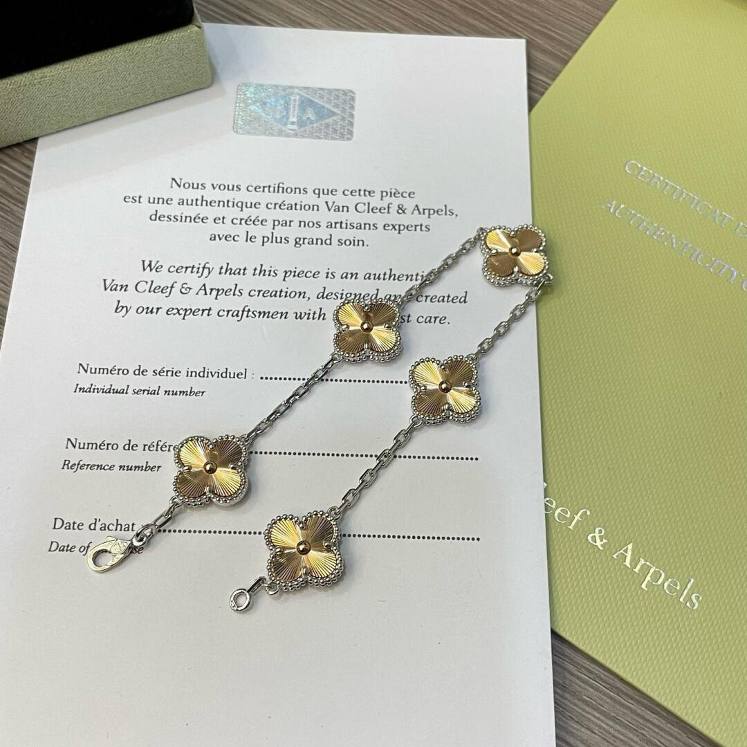 [Am jewelry]CLOVER  5 MOTIFS  CHRISTMAS LIMITED EDITION BRACELET