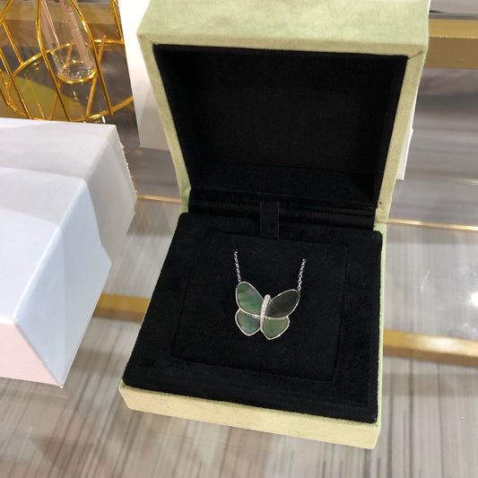 [Am jewelry]LARGE BUTTERFLY SILVER PENDANT DIAMOND NECKLACE