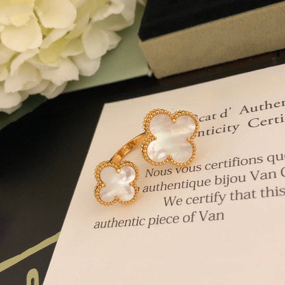 [Am jewelry]CLOVER BETWEEN THE FINGER RING