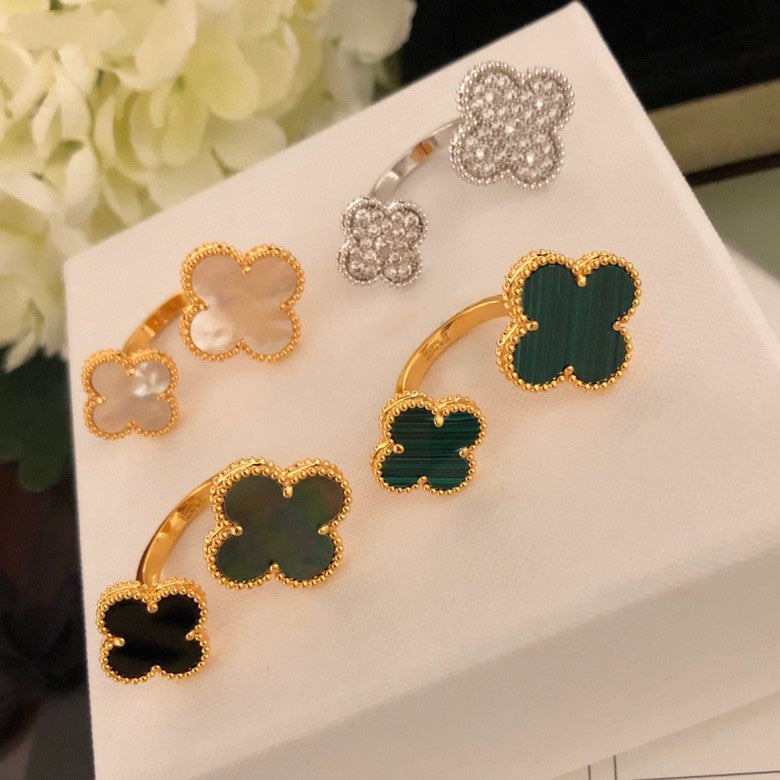 [Am jewelry]CLOVER BETWEEN THE FINGER RING