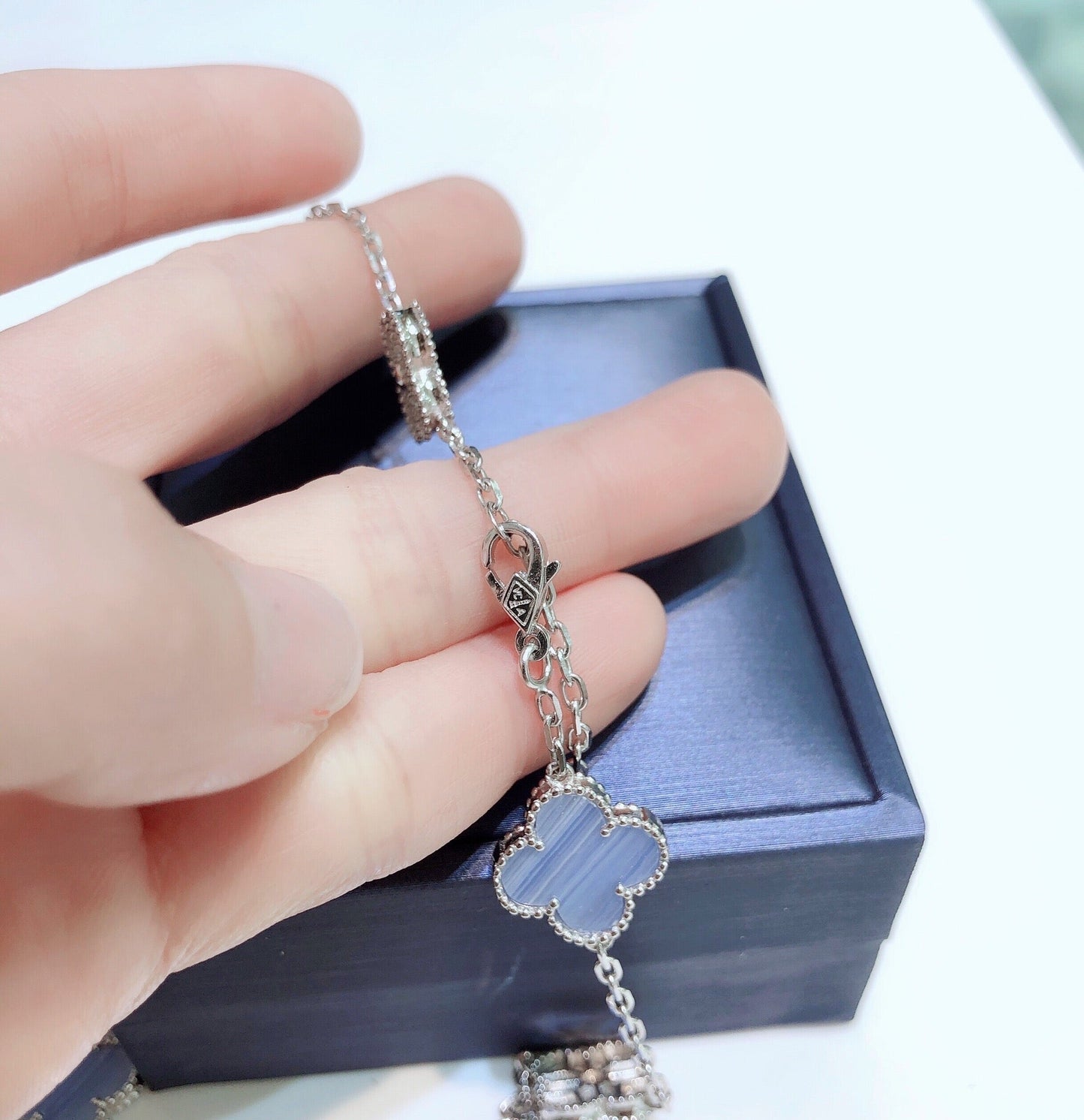 [Am jewelry]CLOVER 10 MOTIFS CHALCEDONY DIAMONDS SILVER NECKLACE