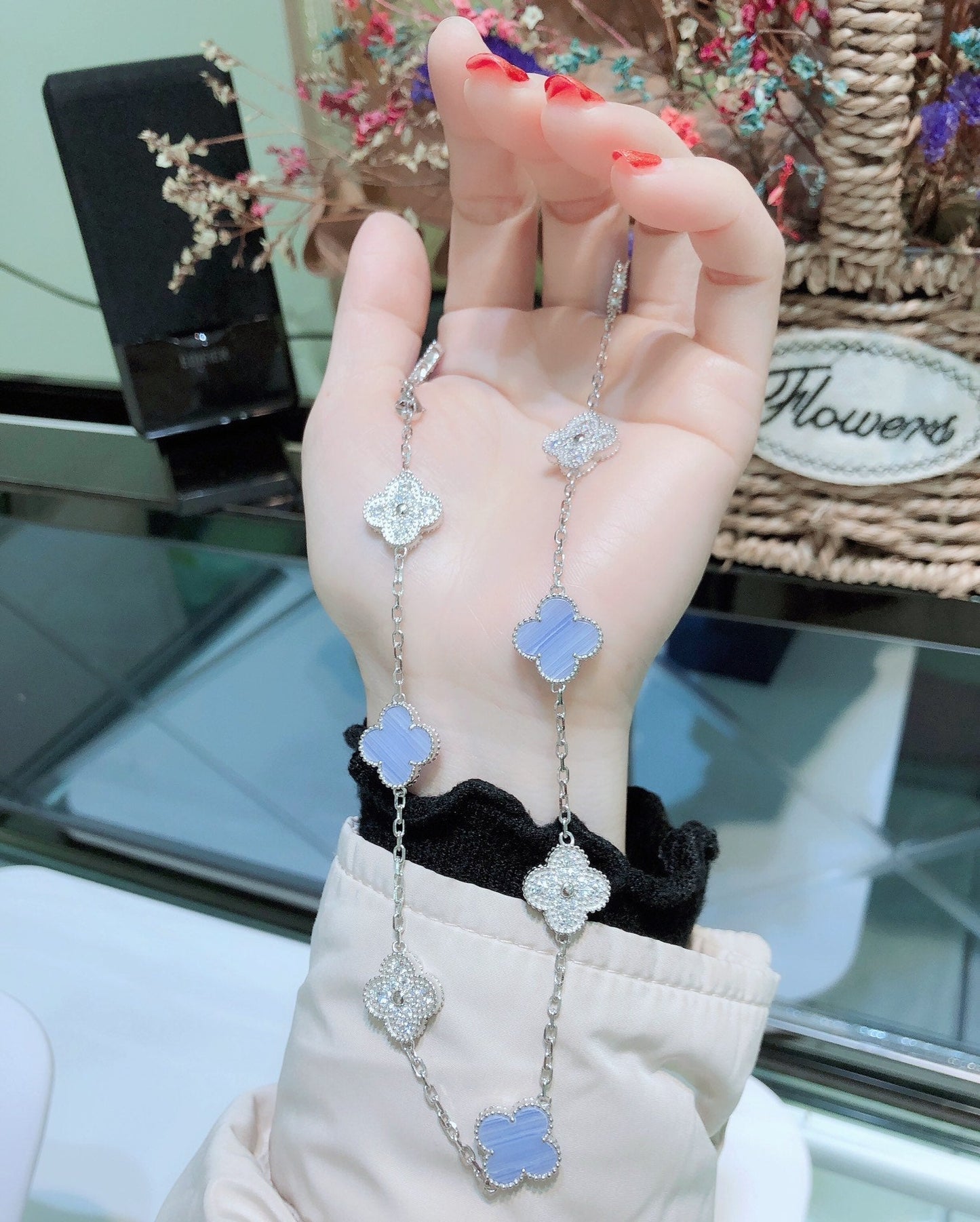 [Am jewelry]CLOVER 10 MOTIFS CHALCEDONY DIAMONDS SILVER NECKLACE