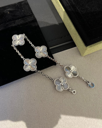 [Am jewelry] CLOVER 5 MOTIF LASER BRACELET COLLECTION